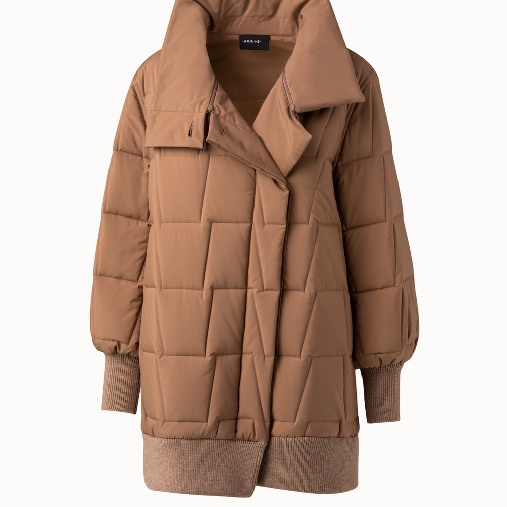 $5990 Akris
Camelhair Double-Face Double-Layer Parka
FENIX Size 10 - Picture 6 of 14